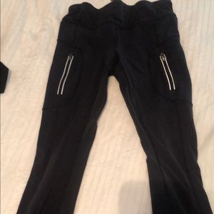 Size 6 Lulu lemon leggings with pockets